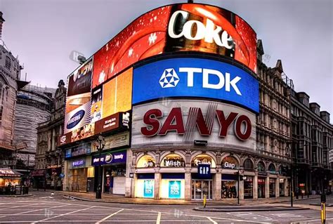 Customized High Resolution Outdoor Naked Eye 3D Creative LED Display