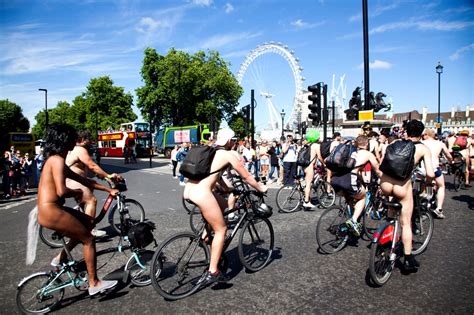 Naked Bike Ride De Londres Acontece Neste Fim De Semana Os Naturistas