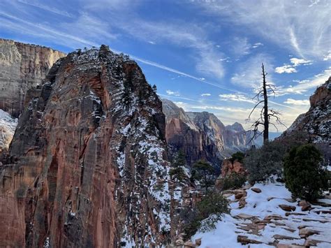 Angels Landing: Winter (Hikes on December 1 - February 28), Zion ...