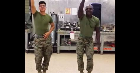 2 Soldiers take break – go viral with fiery dance moves