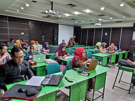 Sekretariat Sekolah Pascasarjana UHAMKA Workshop Penyusunan LKPS Dan