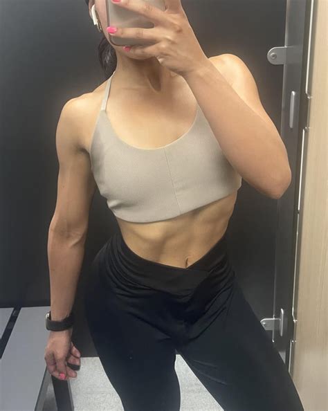 My midriff post workout : r/midriff