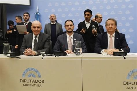 Con acuerdo del oficialismo y la oposición dialoguista se dictaminó la