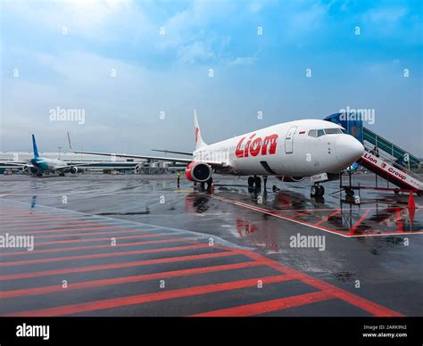 Lion Air Boeing Gp Er Pk Lhp L A Roport International Soekarno