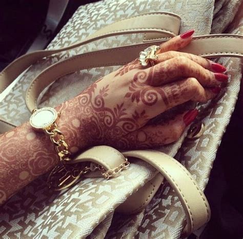 Pin By Bigri Dil Shehzadi On Henna For Dpz Bridal Mehendi Designs Best Mehndi Designs Modern