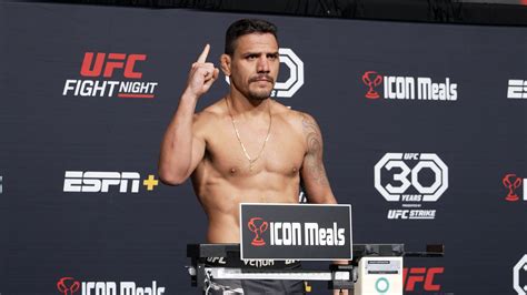 Ufc On Espn Predictions Can Rafael Dos Anjos Top Vicente Luque