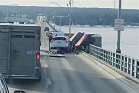 Scary Looking Accident Closes Mackinac Bridge on Friday Morning