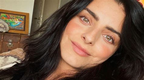 Así usa Aislinn Derbez el mini bikini para lucir glúteos firmes y