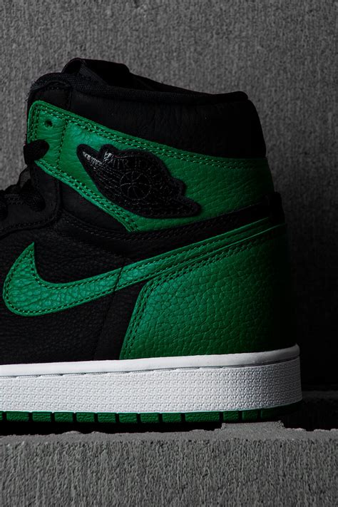 Aj1 Retro High Og Pine Green Release — Foosh