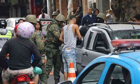 Policiais Realizam Nova Operação Na Rocinha 18 Foram Detidos Desde