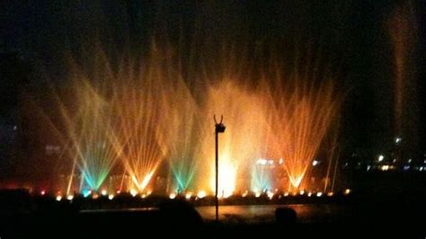 Kankaria Lake - Ahmedabad | Kankaria Lake Photos, Sightseeing -NativePlanet