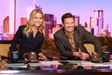 Pourquoi Ryan Seacrest Quitte T Il Vivre Avec Kelly Et Ryan Tout Ce