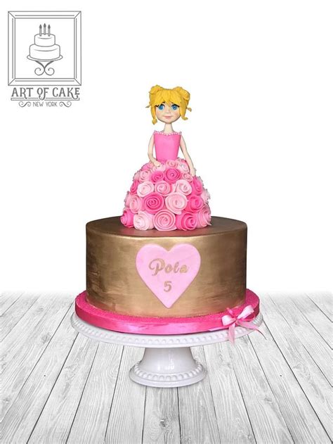 Pink Girl Cake Decorated Cake By Akademia Tortu Magda Cakesdecor