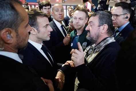 Au Salon De Lagriculture Emmanuel Macron Creuse Un Peu Plus Le