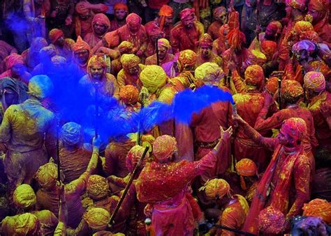 HOW TO CELEBRATE THE HOLI FESTIVAL IN MATHURA-VRINDAVAN - Voice of Guides