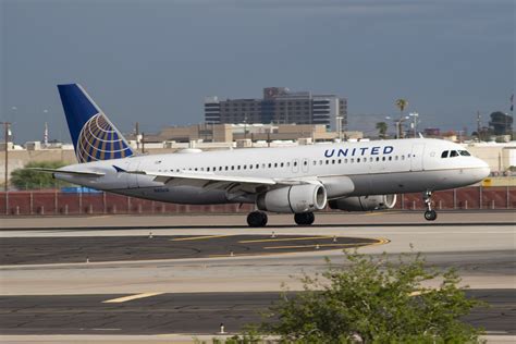 N401UA United Airlines Airbus A320 232 Phoenix Sky Harbo Flickr