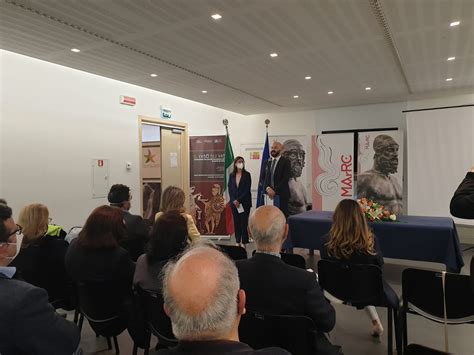 Reggio Al Museo Apre La Mostra Il Vaso Sui Vasi Il Reggino