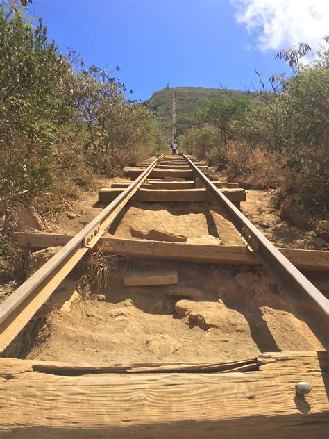 Surviving the Kokohead Hike - Living in Hawaii