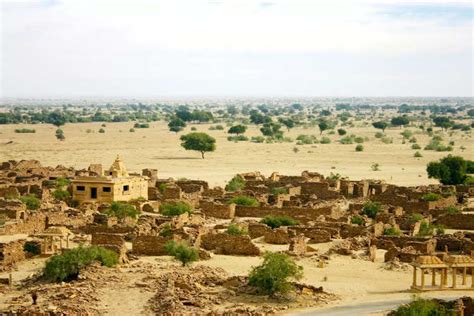 Eerily beautiful abandoned places in India! | Times of India Travel