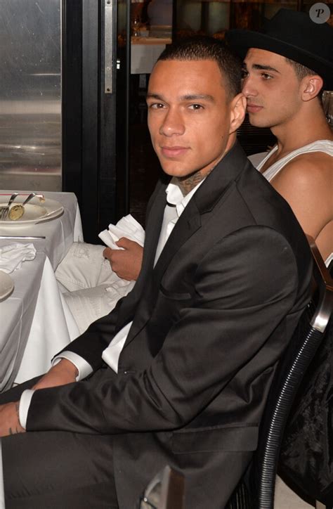 Photo EXCLUSIF Grégory van der Wiel lors d un dîner à Cannes le 18