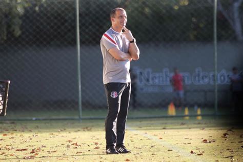 Veja As Op Es De Ranielle Ribeiro Para O Meio De Campo Do Santa Cruz