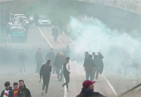 Tensione Per Il Derby Lazio Roma Agente Ferito Da Un Petardo Olimpico