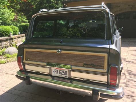 1990 Jeep Wagoneer Grand Wagoneer for sale: photos, technical specifications, description