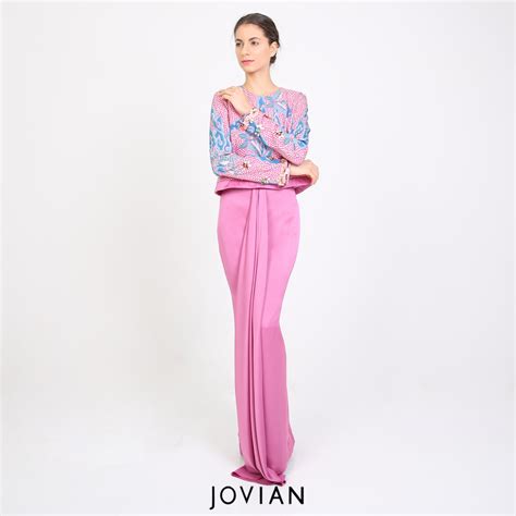 Jovian RTW 2017 Collection Jovian Balik Kampung 2017 Baju Kurung Moden | Muslimah dress, Outfit ...