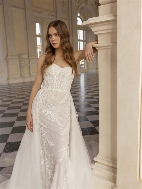 Abiti Da Sposa Capri Glamour E Sartorialit Made In Italy