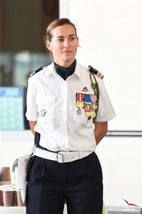 En Plus D être La Première Femme Pilote De Rafale Le Lieutenant Colonel Claire Vient également