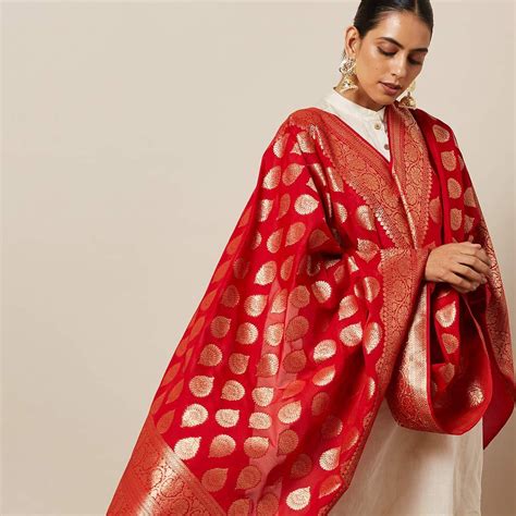 Dupatta Banarasi Style Vogue India Vogue Closet