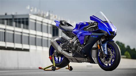 Yamaha R1 Wallpaper Blue