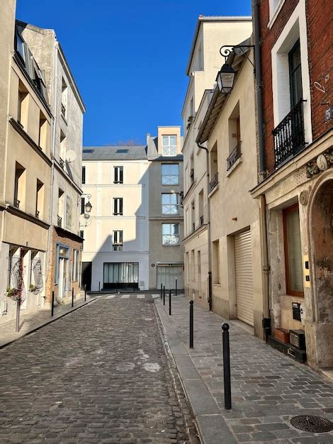 Premium Photo | Street view of paris france