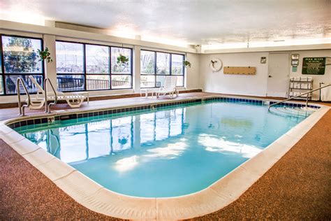 Lombard Hotel Coupons for Lombard, Illinois - FreeHotelCoupons.com