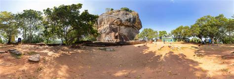 Lion's Paw Terrace Sigiriya 360 Panorama | 360Cities