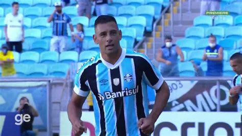 Diego Souza do Grêmio leva o Prêmio Bucha do Gauchão 2022