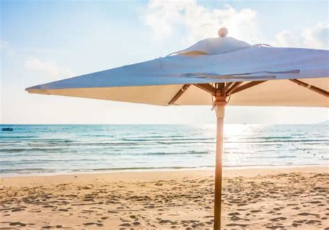 Las sombrillas más resistentes al viento para ir a la playa