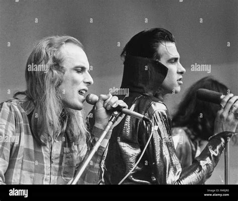 Brian eno roxy music hi-res stock photography and images - Alamy