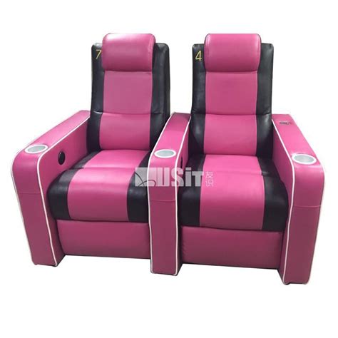 Poltrona De Cinema Em Couro UV 836B Usit Seating Em Poliuretano