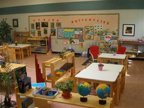 45 best Montessori Classroom Floor Plans and Layouts images on ...