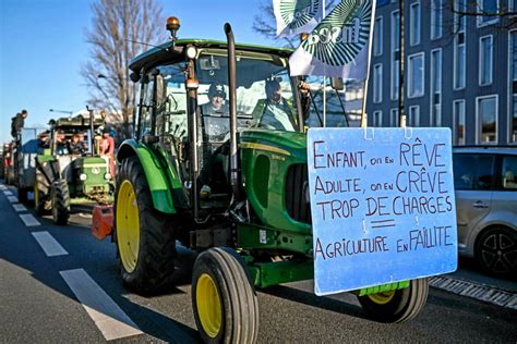 Col Re Des Agriculteurs Km Dautoroutes Bloqu Es Dans Le Sud Des