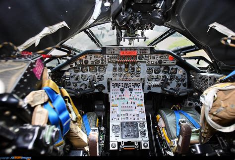 Handley Page Victor K2 Large Preview