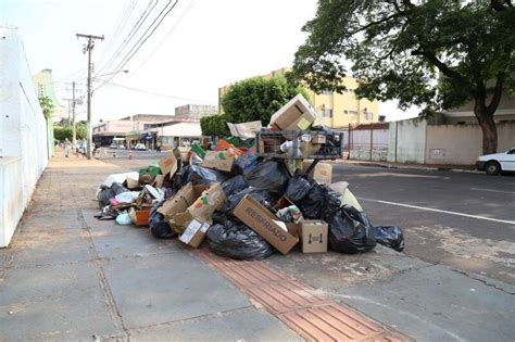 calor casas não estocam lixo e sujeira toma conta de ruas