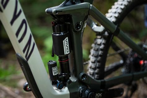 Tlumi Rock Shox Vivid Ultimate Rc T X V O R C X Stc Finebike