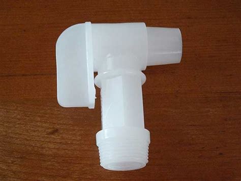 Plastic Spigot for 5 Gallon Bucket or Container | Firefly Fuel