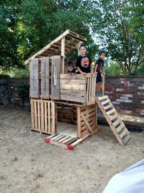 Pallet Fort For Kids Play Area