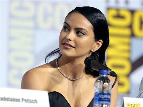 Camila Mendes Kim Jest Wiek Wzrost Waga Instagram Partner