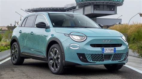 Fiat 600 Hybrid 2024 pour ceux qui n aiment pas l électrique