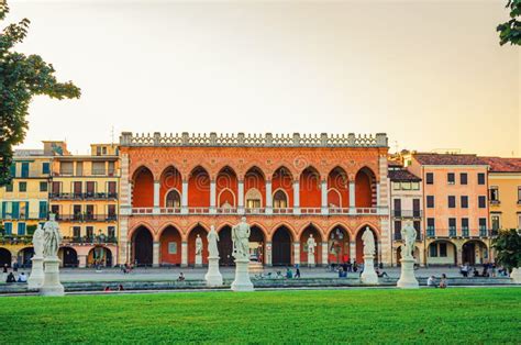 Loggia Amulea In Della Valle Di Prato A Padova Nel Veneto Italia