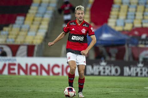 Flamengo empresta Gabriel Noga para clube português